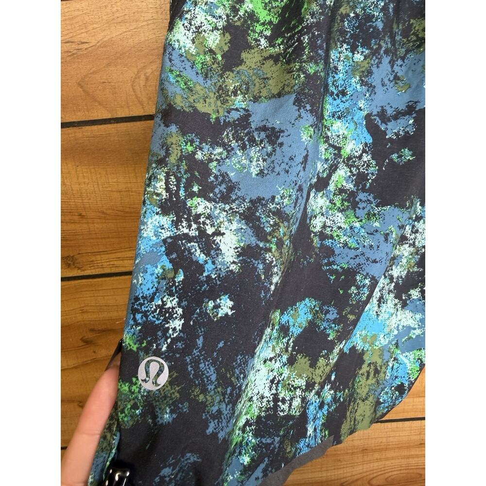 Men’s Lululemon Multi-Colored Swim Trunks Size Medium Board shorts - Picture 3 of 4